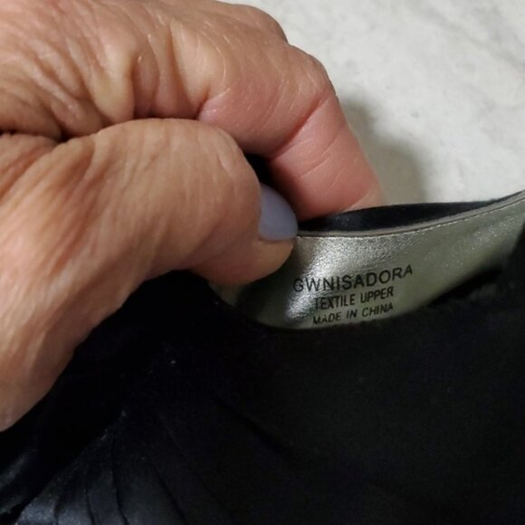 Guess Heels - Picture 5 of 7